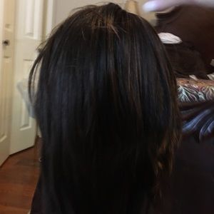 Black wig with chestnut streaks